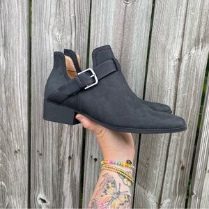 Wonderly Black Charcoal Pointed Ankle Boots with Silver Buckle size 8